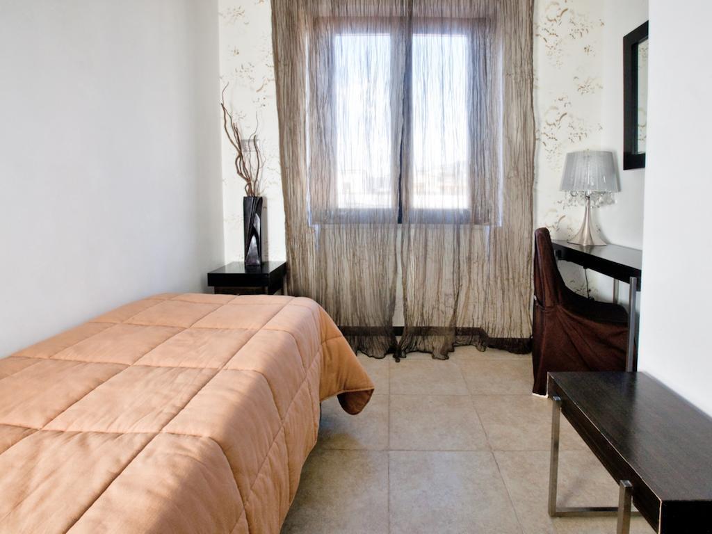 Hotel Grazia Eboli Pokoj fotografie